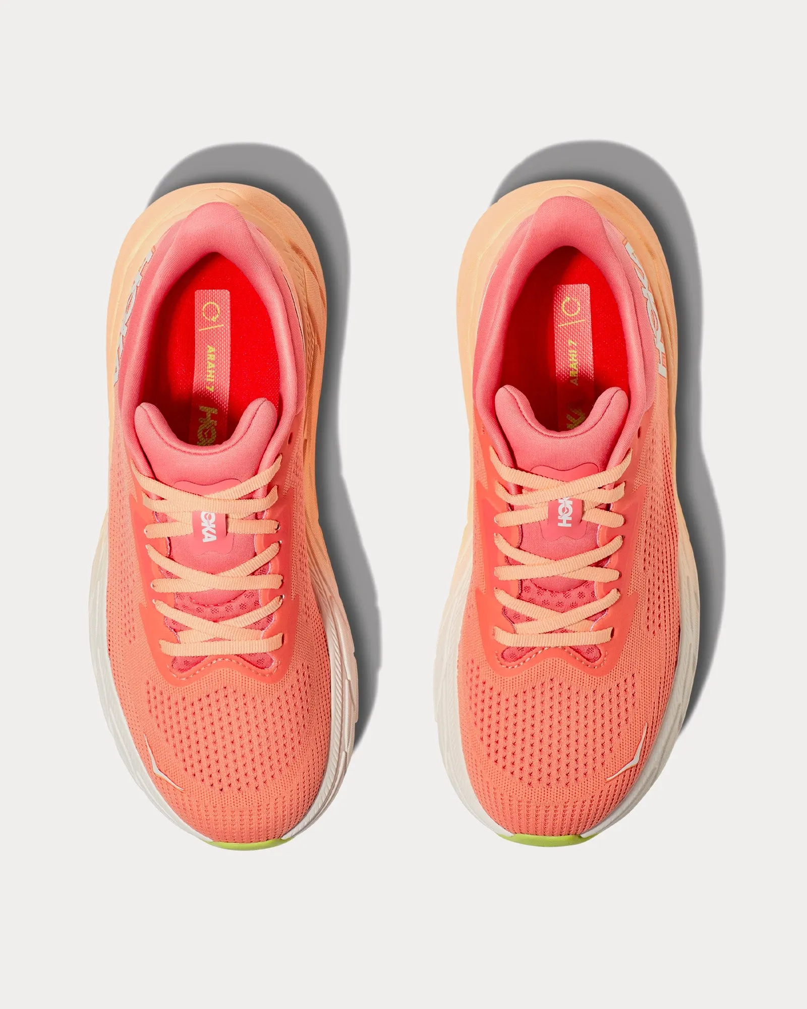 Arahi 7 Papaya / Coral Running Shoes
