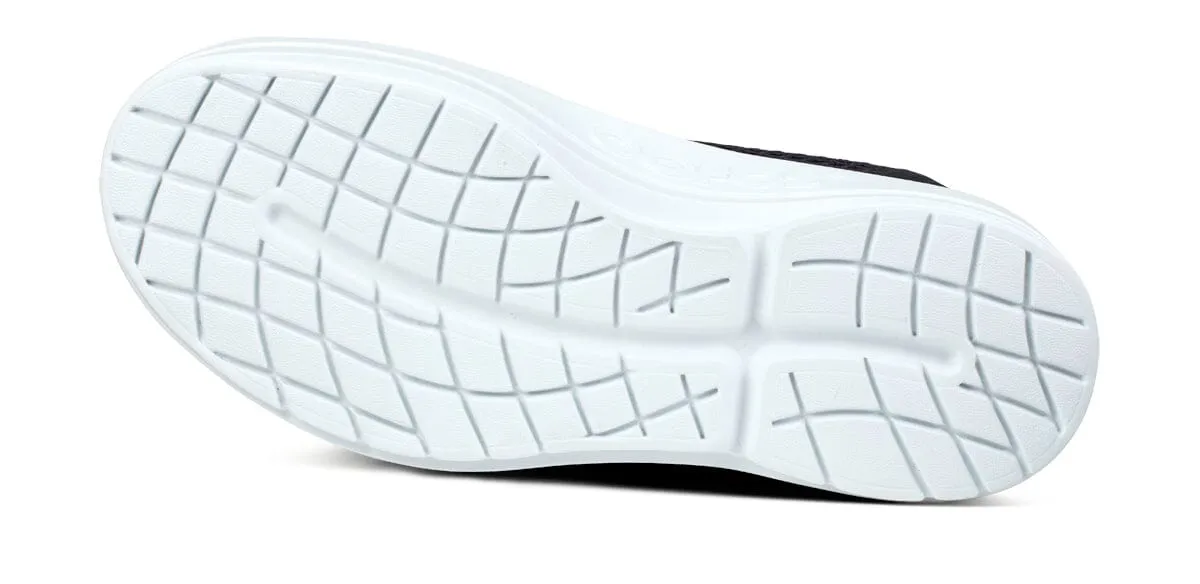 OOFOS Women's OOmega Chukka Shoe - White Black