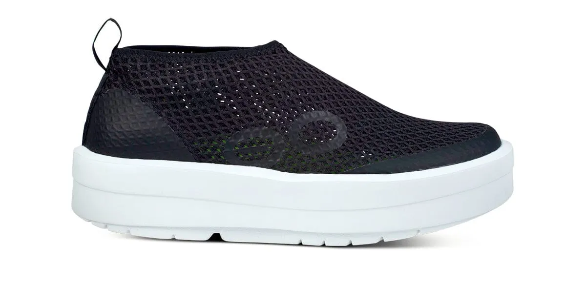 OOFOS Women's OOmega Chukka Shoe - White Black