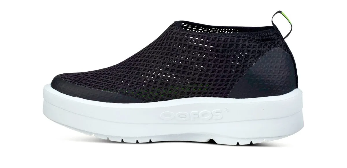 OOFOS Women's OOmega Chukka Shoe - White Black