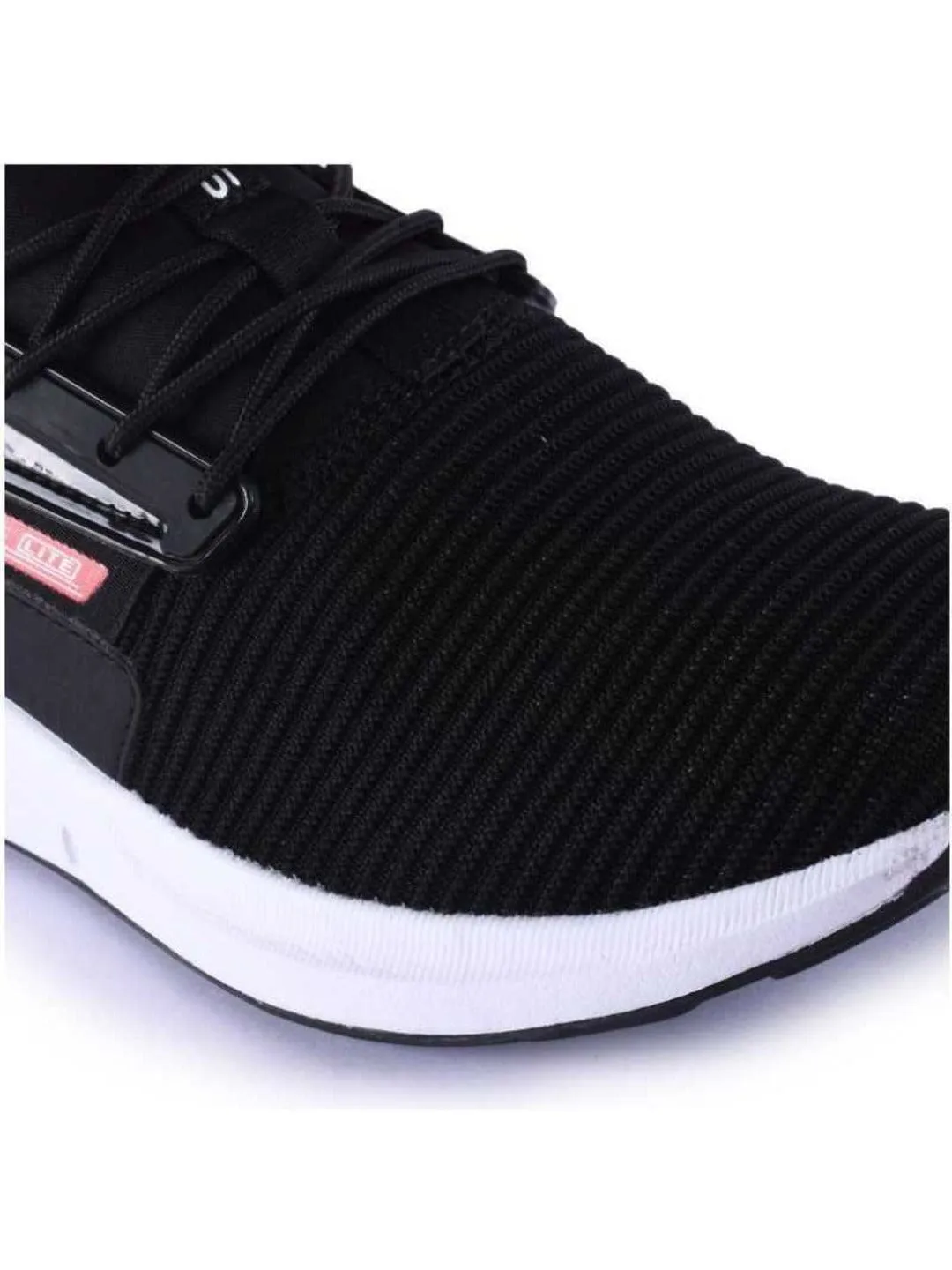SPRAY Black Men's Running Shoes